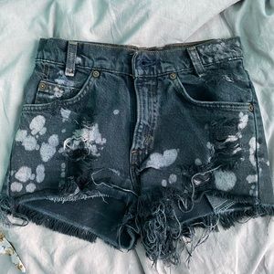 high waisted bleached levi denim shorts